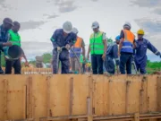 DKT.JAFO AWAKUNA WANANCHI KWA KUSIMAMIA DARAJA LA KITOMONDO HADI USIKU