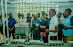 DIT WAWAFIKIA WAZALISHAJI WA VIATU KANDA YA ZIWA , WAJENGEWA UWEZO.