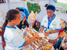 WAJASIRIAMALI WANAWAKE WAIPONGEZA TBS , KWA KUWAPA ELIMU NA KUSHIRIKI MAONESHO YA MIAKA 20 YA TWCC.