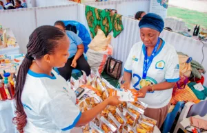 WAJASIRIAMALI WANAWAKE WAIPONGEZA TBS , KWA KUWAPA ELIMU NA KUSHIRIKI MAONESHO YA MIAKA 20 YA TWCC.