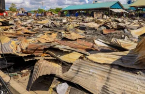 WAZIRI MKUU AKAGUA MADHARA YA MOTO SOKO LA SIMU 2000, AAGIZA HATUA ZA HARAKA KUREJESHA BIASHARA