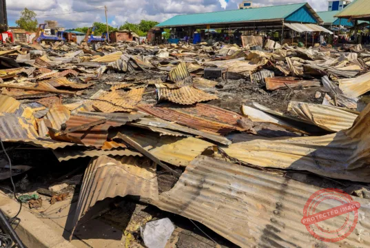 WAZIRI MKUU AKAGUA MADHARA YA MOTO SOKO LA SIMU 2000, AAGIZA HATUA ZA HARAKA KUREJESHA BIASHARA