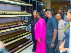 WAZIRI KAPINGA AWASIHI WAWEKEZAJI WAZAWA KUCHANGAMKIA FURSA SEKTA YA VIWANDA