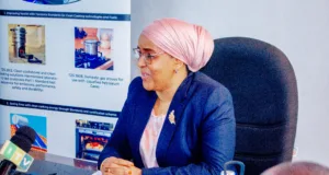 TBS WAKABIDHI VYETI NA TUZO ZA UBORA ZA EAC NA SADC KWA MAKAMPUNI YA KITANZANIA YALIYOSHINDA .