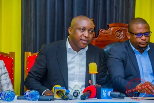 VIJANA WAONGOZA KURASIMISHA BIASHARA TANZANIA