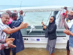 CMA MWAMBANI WAKABIDHIWA BOTI YA DORIA KUPAMBANA NA UVUVI HARAMU