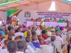 DKT. MWIGULU AWAHAKIKISHIA WANANCHI KASI YA UTEKELEZAJI WA MIRADI.