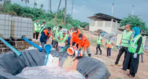 TBS KANDA MAALUM YA DAR ES SALAAM WATEKETEZA TANI 110 ZA BIDHAA ZA RANGI , MITUMBA , VYAKULA NA VIPODOZI ZISIZOKIDHI MATAKWA YA VIWANGO.