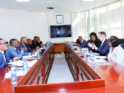 SERIKALI NA BENKI YA UWEKEZAJI YA ULAYA WAHARAKISHA MIKATABA YA MIRADI YA MAJI NA USAFIRI