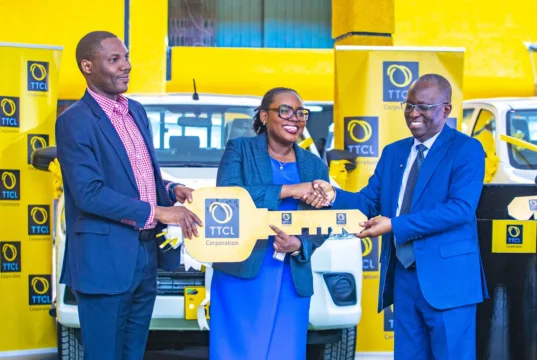 TTCL YAENDELEA KUWEKEZA KATIKA VITENDEA KAZI, YAKABIDHI MAGARI SITA