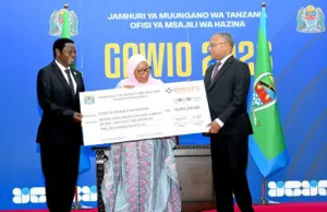 EWURA YAKABIDHI GAWIO LA BILIONI 10.6 KWA RAIS SAMIA