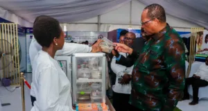 PROF. KABUDI AHAMASISHA WANANCHI KUTEMBELEA BANDA LA OFISI YA WAZIRI MKUU SABASABA