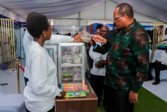 PROF. KABUDI AHAMASISHA WANANCHI KUTEMBELEA BANDA LA OFISI YA WAZIRI MKUU SABASABA