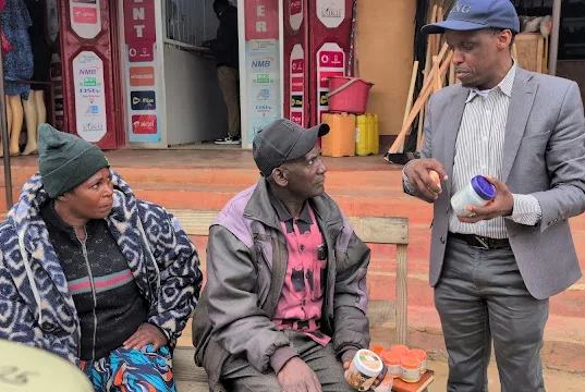 KIKOSI KAZI CHA TBS, WMA NA FCC CHAIBUA KASORO ZA BIDHAA NJOMBE , WAFANYA UKAGUZI NA KUTOA ELIMU KWA WAFANYA BIASHARA NA WANANCHI.