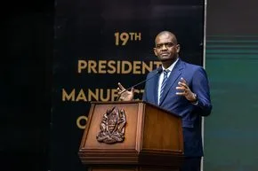 MAKAMU WA RAIS NDEJEMBI ATOA MAELEKEZO KUHUSU BEI YA SARUJI