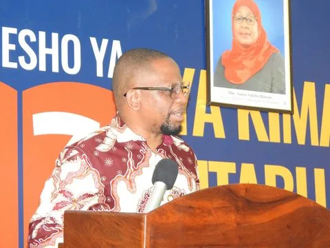 NAIBU WAZIRI ATOA MAELEKEZO SEKTA YA VITABU, AITAKA COSOTA KUPAMBANA NA MAHARAMIA